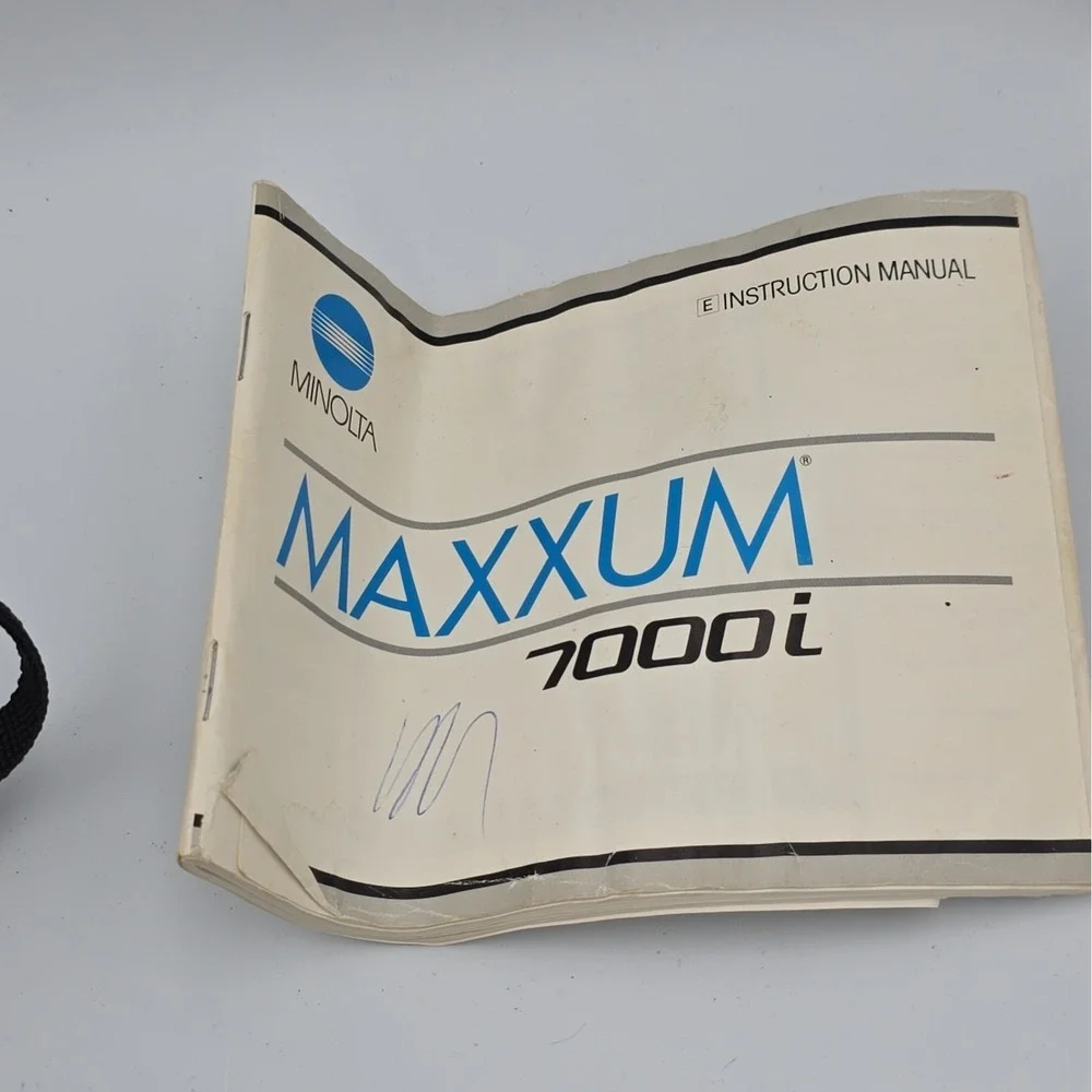 Minolta Maxxum 7000i 35mm Film SLR Camera UNTESTED Data Back DB-7 no battery